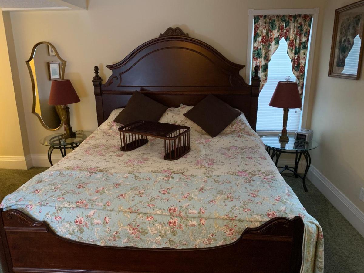 Emerald Necklace Inn Bed And Breakfast Lakewood Eksteriør billede